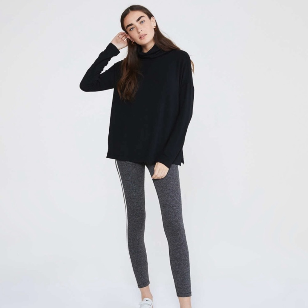 Lou and Grey Signature Soft Turtleneck Top C16